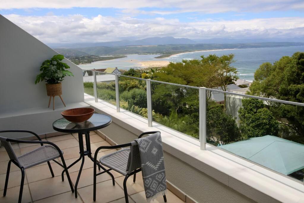 Апартаменты Sea View Sun Centre Плеттенберг-Бей Экстерьер фото
